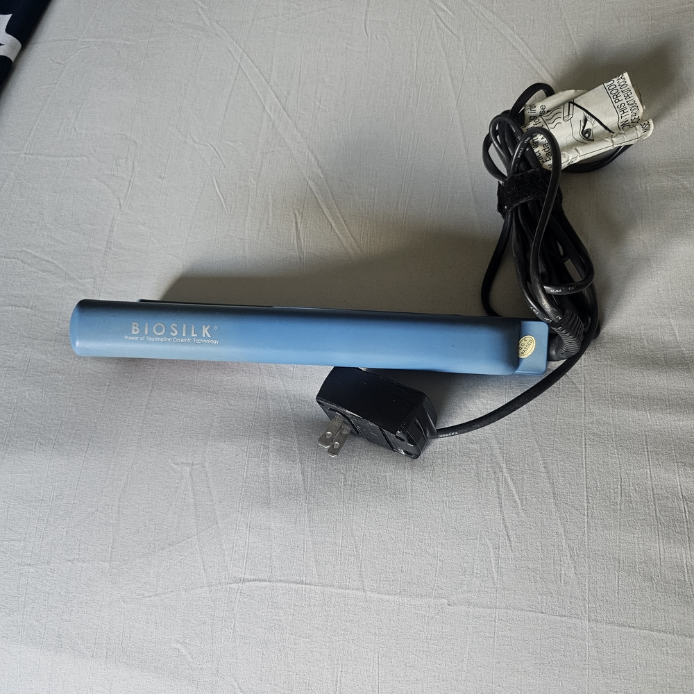 Biosilk Sky Blue Hair Straightener